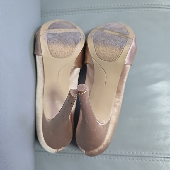 Nine West Tan Gold Open Toe High Heels Size 6.5 - Picture 5 of 7